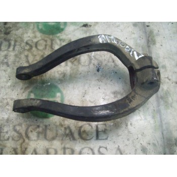 SOPORTE BRAZO SUSPENSION DELANTERO IZQUIERDO 