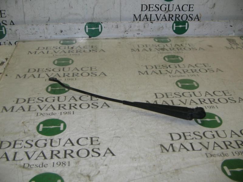 Recambio de brazo limpia delantero izquierdo para ford fiesta berlina ghia referencia OEM IAM   