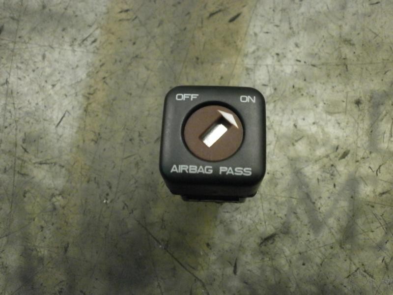 Recambio de modulo electronico para peugeot 5008 premium referencia OEM IAM 6556EJ  