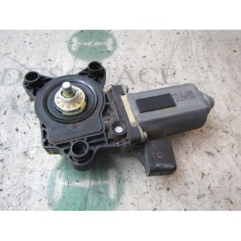 MOTOR ELEVALUNAS TRASERO DERECHO A2208200442 