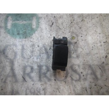 MANDO ELEVALUNAS DELANTERO DERECHO 3799562J00 