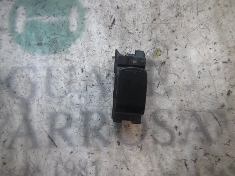 Recambio de mando elevalunas delantero derecho para suzuki swift berlina (mz) 1.3 16v cat referencia OEM IAM 3799562J00  