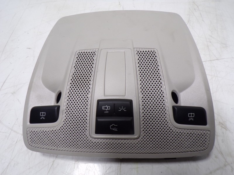 Recambio de piloto interior para infiniti q30 1.6 16v cat referencia OEM IAM 264305DC2A A0009004408 