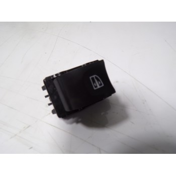 MANDO ELEVALUNAS DELANTERO DERECHO 254214896R PA66GF20 