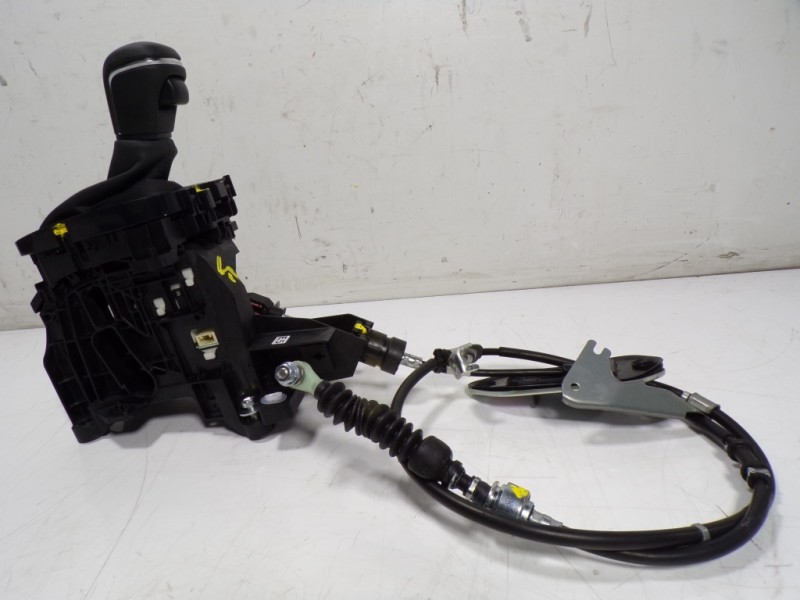 Recambio de palanca cambio para toyota yaris cross 1.5 vvti 16 v 55 kw referencia OEM IAM 33560F4050  33820K0040