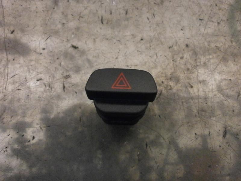 Recambio de warning para ford focus berlina (cap) titanium referencia OEM IAM   