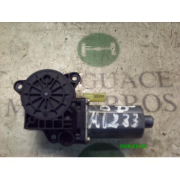 MOTOR ELEVALUNAS DELANTERO DERECHO 