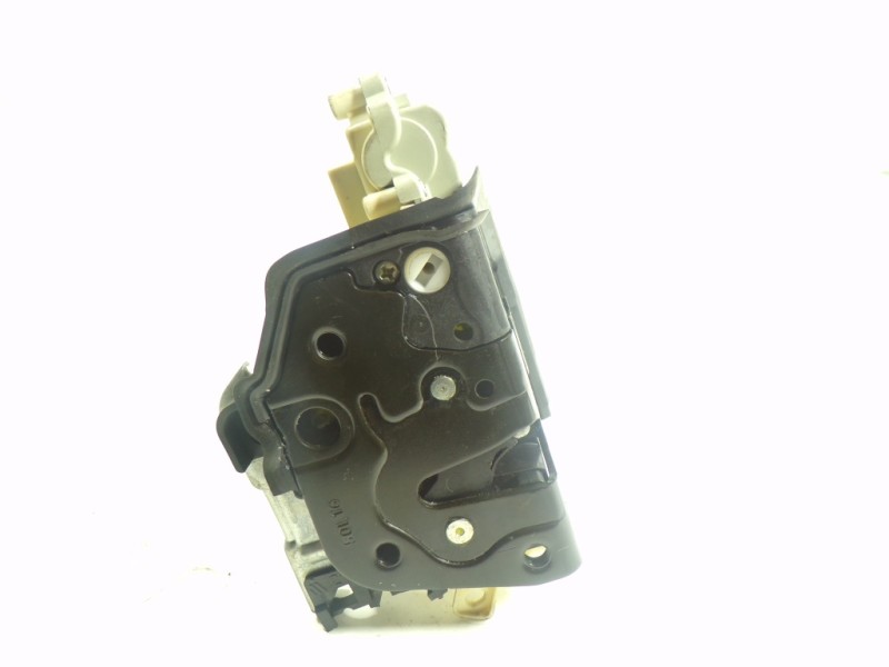 Recambio de cerradura puerta trasera izquierda para audi a3 sportback (8vf) 1.6 tdi referencia OEM IAM 4G0839015E 4G0839015E 