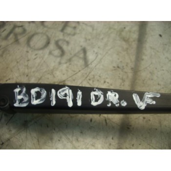 BRAZO LIMPIA DELANTERO DERECHO 