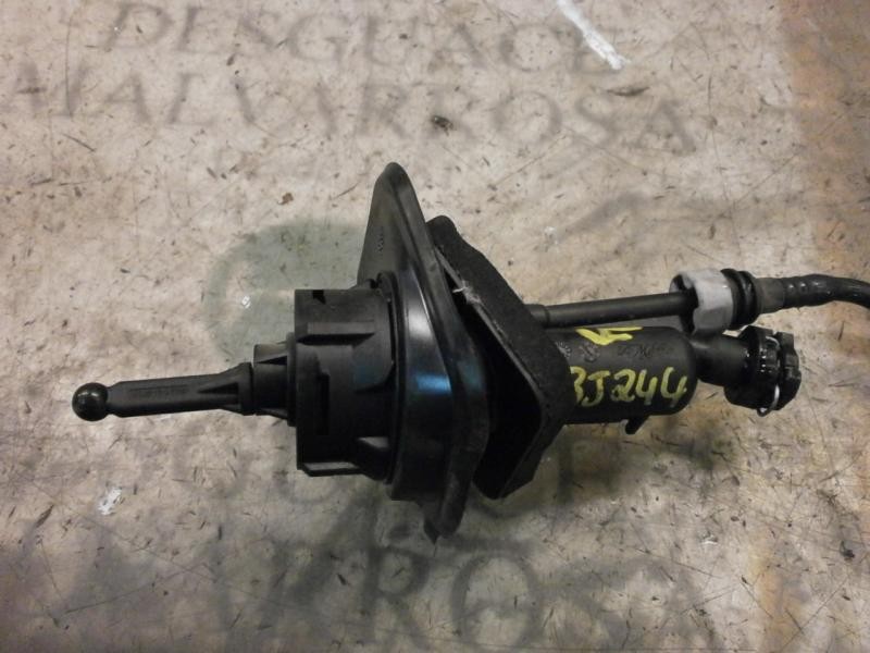 Recambio de bomba embrague para ford focus berlina (cap) titanium referencia OEM IAM   