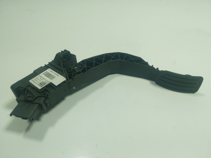Recambio de potenciometro pedal para peugeot 208 ii (ub_, up_, uw_, uj_) e-208 referencia OEM IAM 9827704480  9827704480