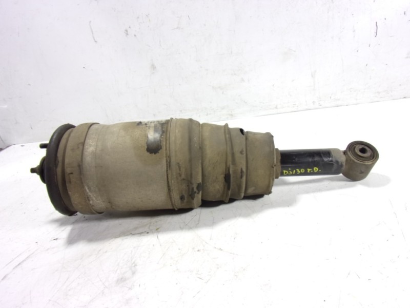 Recambio de amortiguador trasero derecho para land rover discovery 4 tdv6 se referencia OEM IAM LR014195  