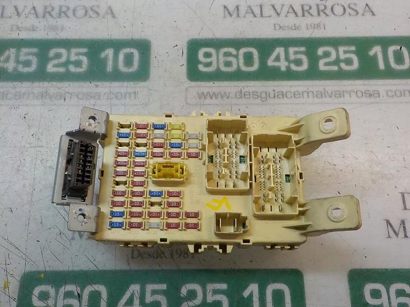 Recambio de caja reles / fusibles para hyundai i20 city s referencia OEM IAM 919511J030 919511J030 