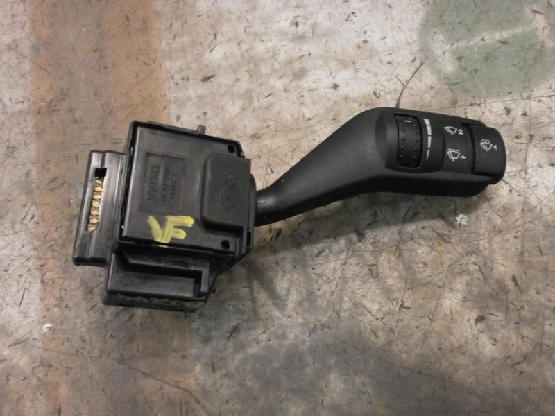 Recambio de mando limpia para ford focus berlina (cap) titanium referencia OEM IAM   