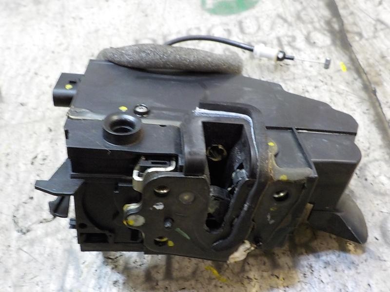 Recambio de cerradura puerta delantera derecha para peugeot 308 1.6 hdi referencia OEM IAM 9807954280  