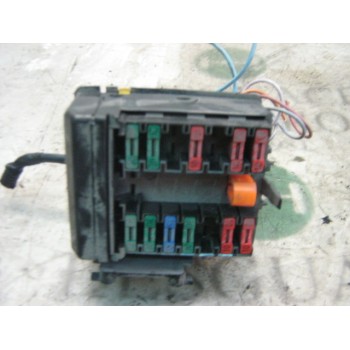 CAJA RELES / FUSIBLES 