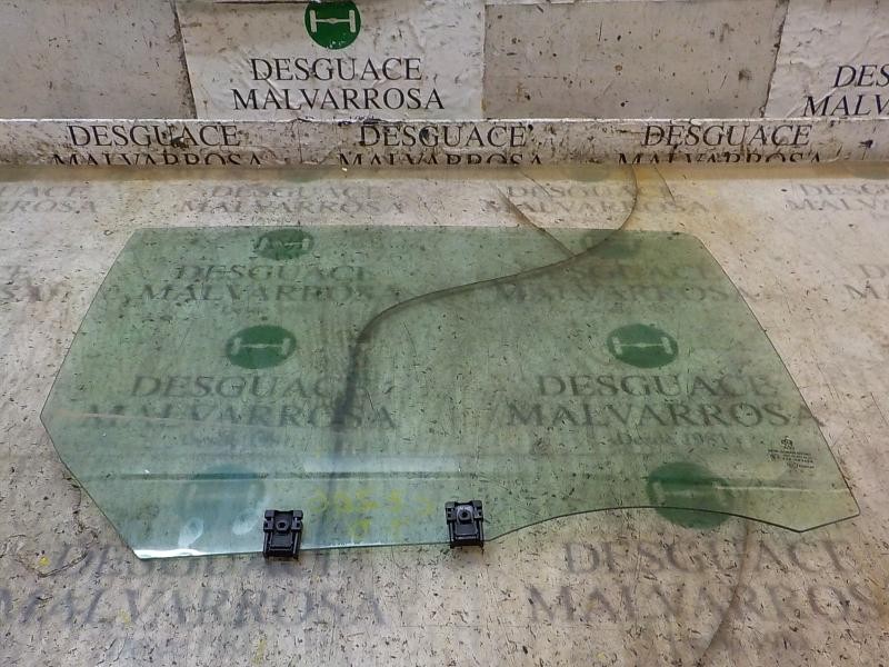 Recambio de cristal puerta trasero derecho para peugeot 308 1.6 hdi referencia OEM IAM 9677868580  