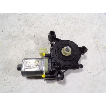 MOTOR ELEVALUNAS DELANTERO DERECHO 5Q0959801B 5Q0959801B 