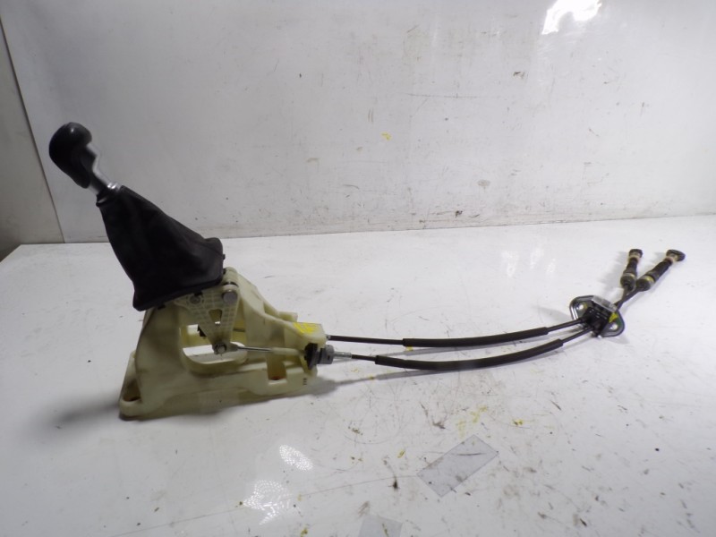 Recambio de palanca cambio para kia venga 1.6 cat referencia OEM IAM 437001P410EQ  