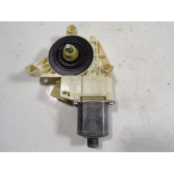 MOTOR ELEVALUNAS TRASERO IZQUIERDO A2048200542 A2048200642 0130822443