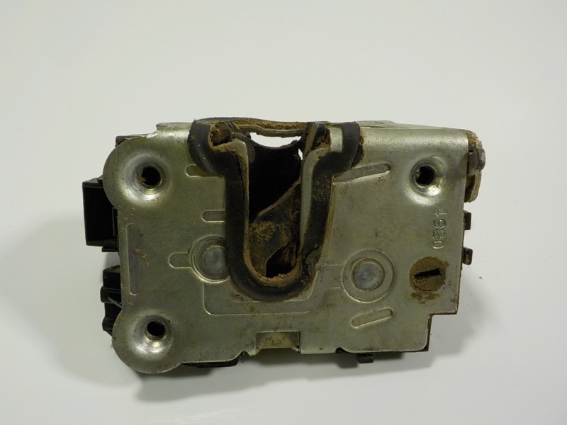 Recambio de cerradura puerta trasera derecha para dacia lodgy 1.5 dci diesel fap cat referencia OEM IAM 825020953R  