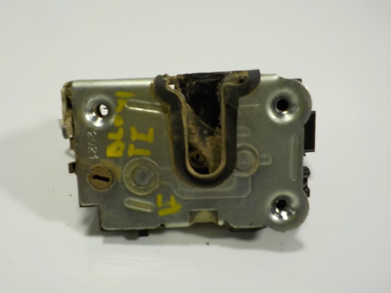 Recambio de cerradura puerta trasera izquierda para dacia lodgy 1.5 dci diesel fap cat referencia OEM IAM 825032860R  