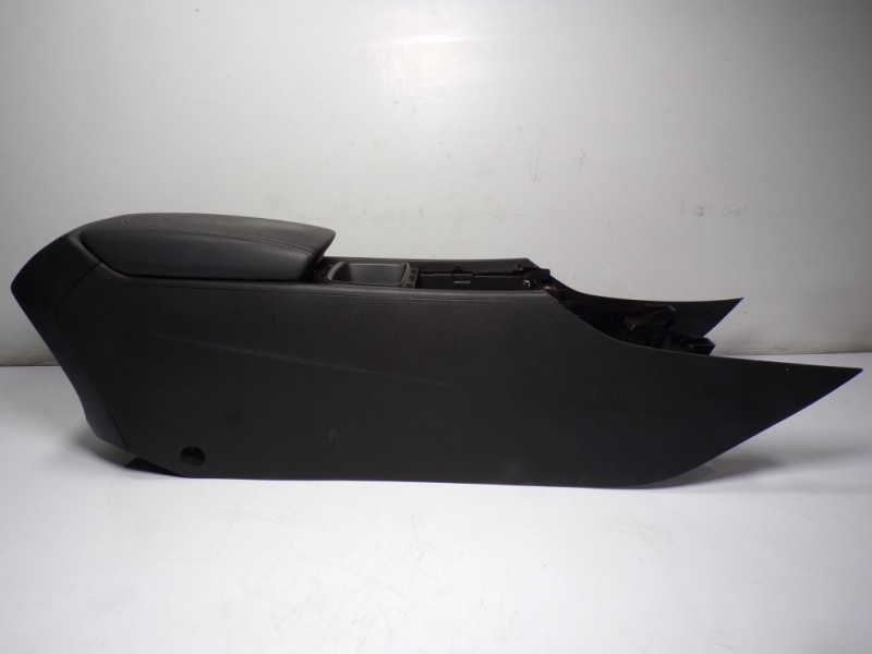 Recambio de apoyabrazos central para opel insignia grand sport 1.6 cdti dpf referencia OEM IAM  2758636 