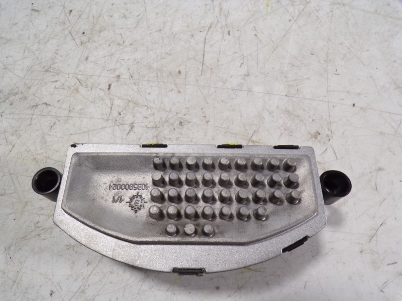 Recambio de resistencia calefaccion para audi a3 sportback (8va) 1.6 tdi referencia OEM IAM 5Q0907521A 5Q0907521E F011500105