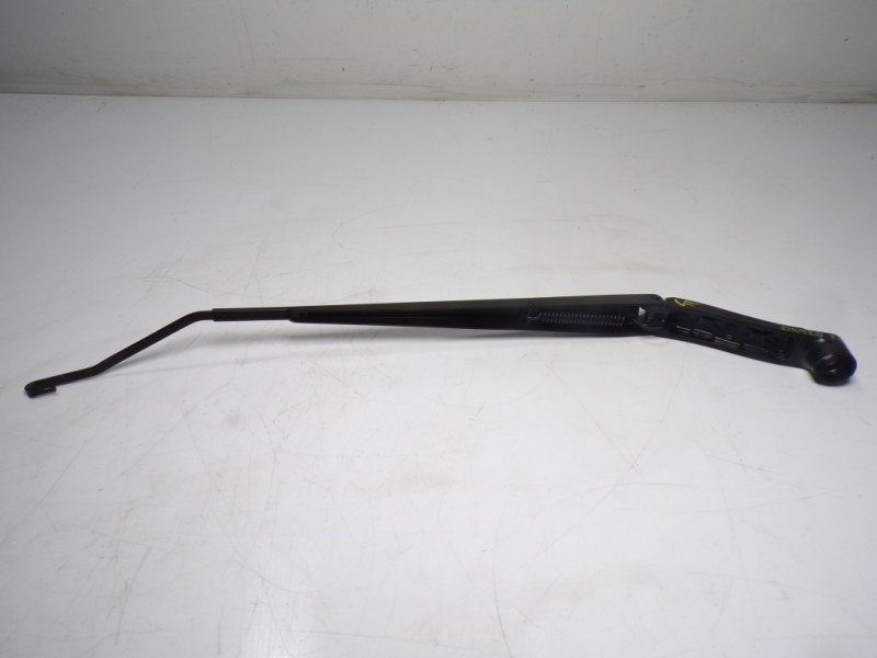 Recambio de brazo limpia delantero derecho para opel insignia grand sport 1.6 cdti dpf referencia OEM IAM 13471436  