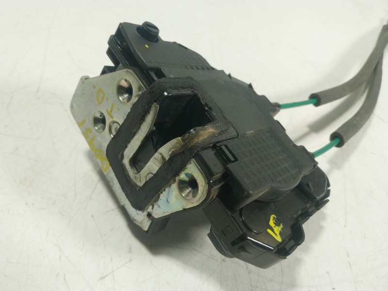 Recambio de cerradura puerta trasera derecha para ssangyong tivoli 1.6 xdi 160 referencia OEM IAM  7132035001 