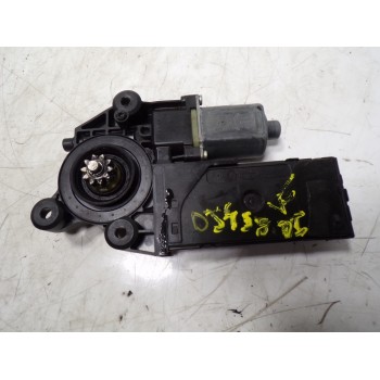 MOTOR ELEVALUNAS DELANTERO IZQUIERDO 807313653R 0130822479 0130822479