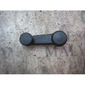 MANETA ELEVALUNAS TRASERA IZQUIERDA 8296083E00S1S 