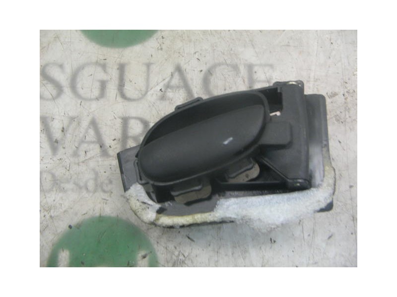 Recambio de maneta interior delantera derecha para peugeot 206 berlina xt referencia OEM IAM   