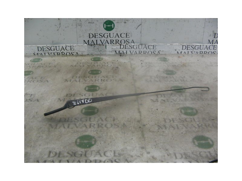Recambio de brazo limpia delantero derecho para peugeot 206 berlina xt referencia OEM IAM   