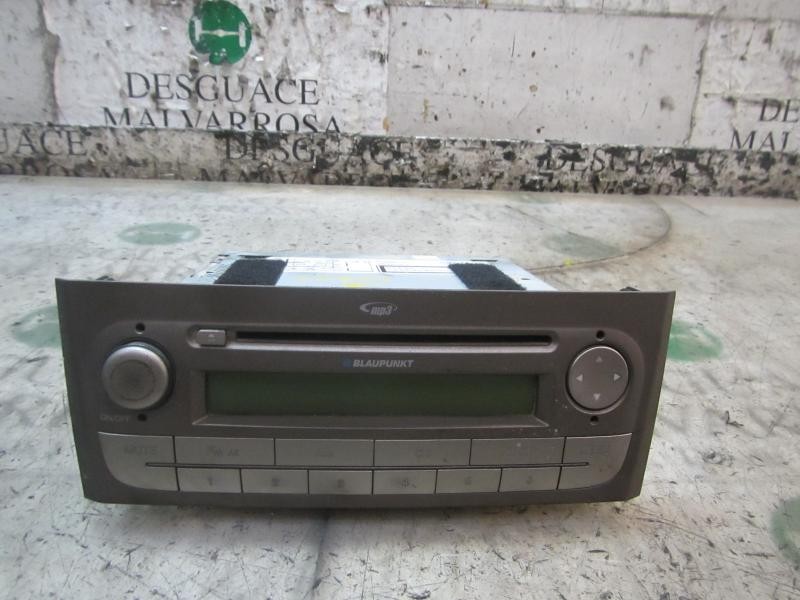 Recambio de sistema audio / radio cd para fiat linea (110) dynamic referencia OEM IAM 735485946 7646354316 