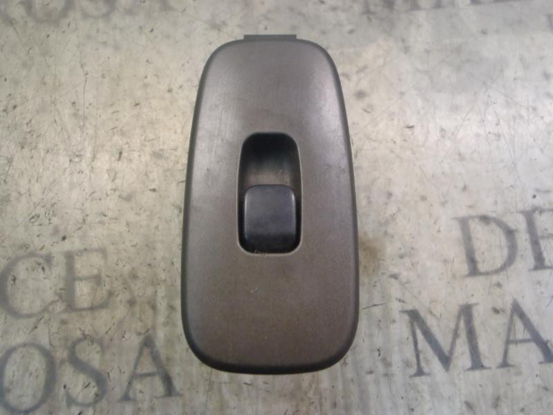 Recambio de mando elevalunas trasero izquierdo para lexus is200 (gxe10) 2.0 referencia OEM IAM 8403053010C0  