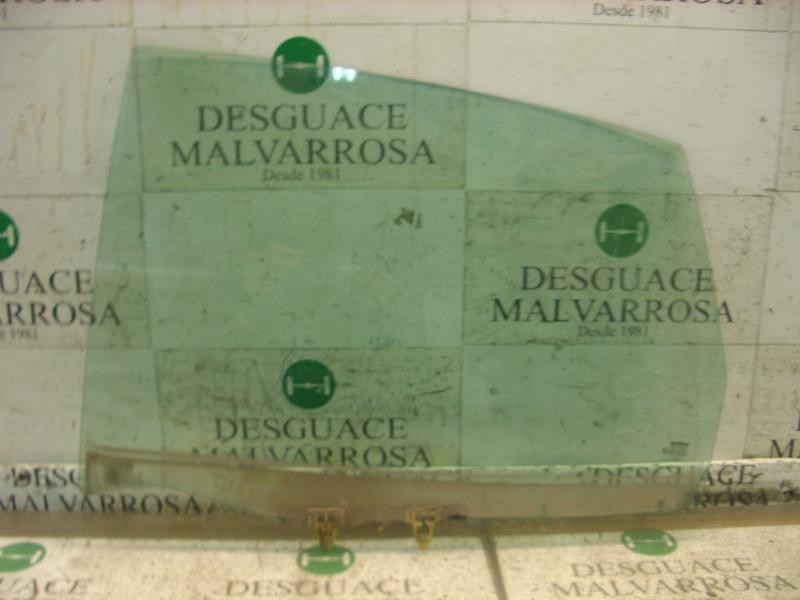 Recambio de cristal puerta trasero izquierdo para nissan almera tino (v10m) comfort referencia OEM IAM 82301BU001  