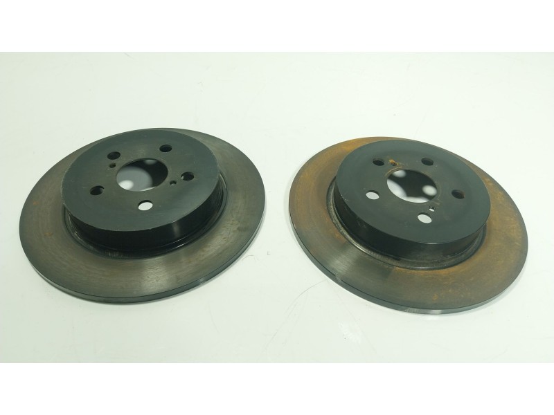 Recambio de disco freno trasero para toyota yaris (_p21_, _pa1_, _ph1_) 1.5 hybrid (mxph10) referencia OEM IAM 42431K0010  