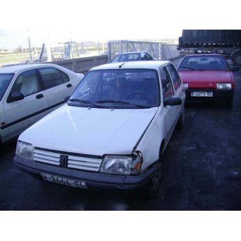 PEUGEOT 205 BERLINA
