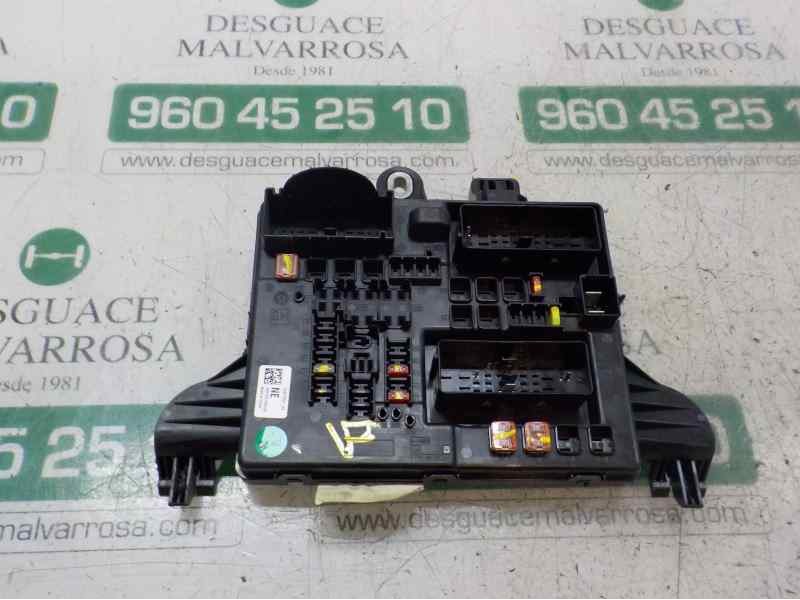 Recambio de caja reles / fusibles para opel insignia berlina 2.0 16v cdti referencia OEM IAM 13277321 1327732102 