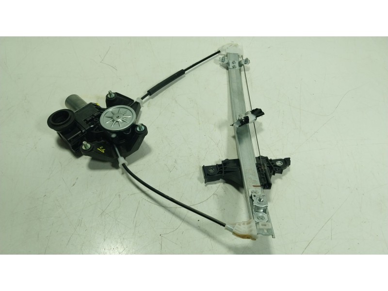 Recambio de elevalunas trasero derecho para toyota yaris (_p21_, _pa1_, _ph1_) 1.5 hybrid (mxph10) referencia OEM IAM 698300D470