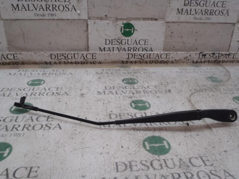 Recambio de brazo limpia delantero derecho para volvo v50 familiar 1.8 kinetic referencia OEM IAM   