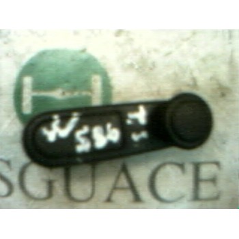 MANETA ELEVALUNAS TRASERA IZQUIERDA 