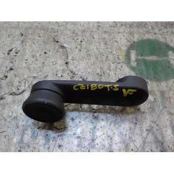 MANETA ELEVALUNAS TRASERA IZQUIERDA 