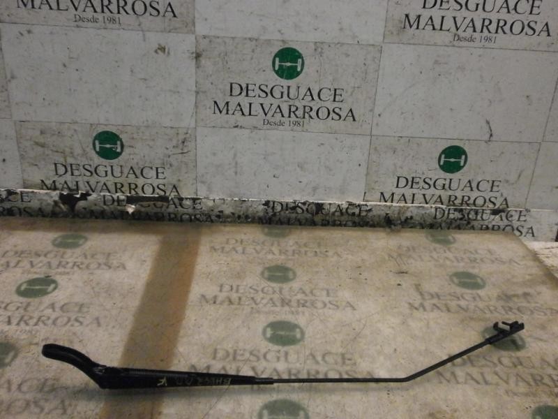 Recambio de brazo limpia delantero derecho para peugeot 207 1.4 hdi referencia OEM IAM   