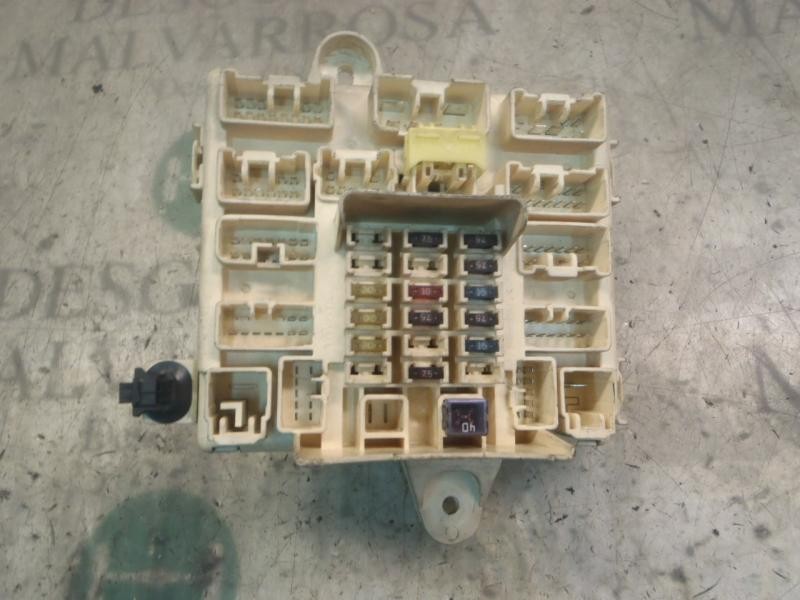 Recambio de caja reles / fusibles para lexus is200 (gxe10) 2.0 referencia OEM IAM 8273353020  