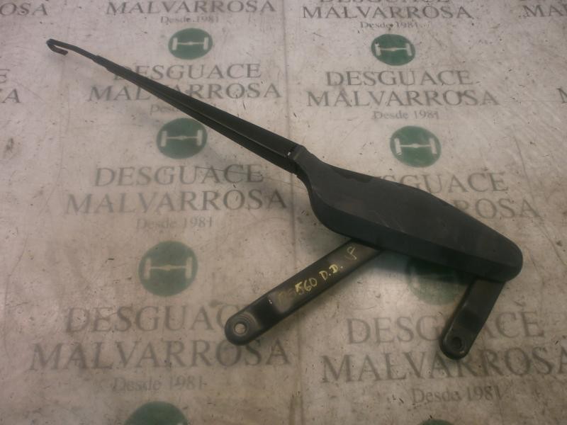 Recambio de brazo limpia delantero derecho para nissan almera tino (v10m) topic referencia OEM IAM   