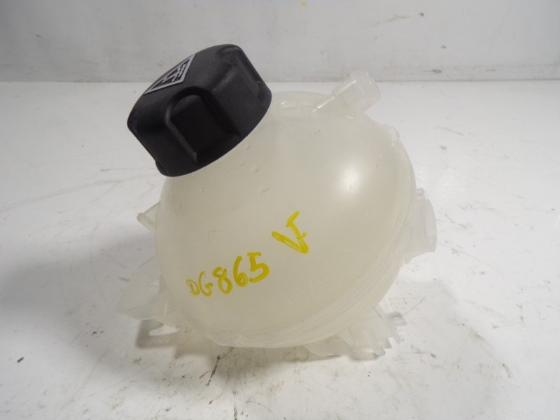 Recambio de deposito expansion para toyota proace city 1.2 12v referencia OEM IAM SU001A9247  