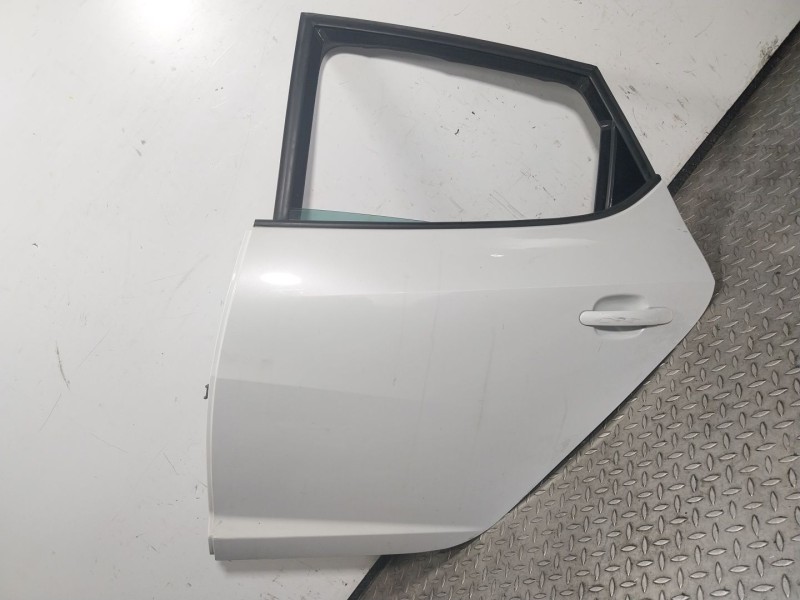 Recambio de puerta trasera izquierda para seat ibiza (6p1) 1.0 tsi referencia OEM IAM 6J4833055  
