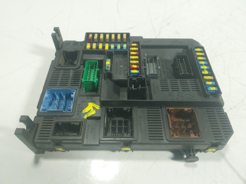Recambio de caja reles / fusibles para peugeot 208 1.6 blue-hdi fap referencia OEM IAM  9807531680 